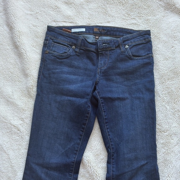Farrah Baby Bootcut Jeans | Dark Wash Mid Rise Stretch Denim Size 2 Petite - Picture 2 of 10